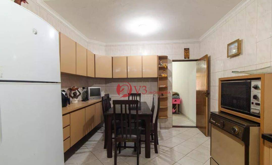 Casa à venda com 3 quartos, 80m² - Foto 5