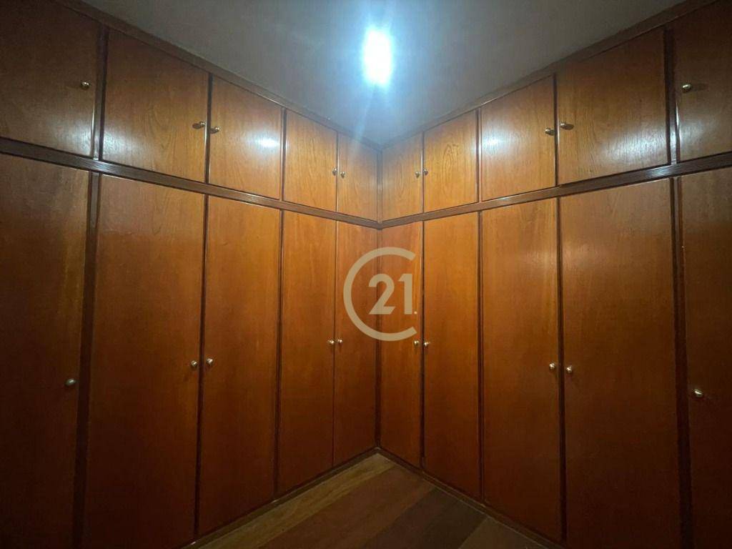 Casa à venda e aluguel com 3 quartos, 284m² - Foto 17