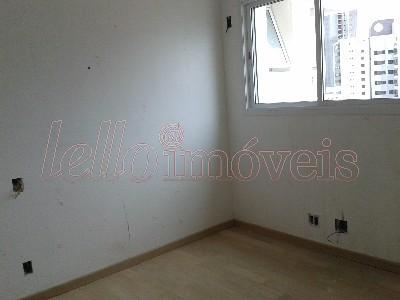 Apartamento à venda com 3 quartos, 176m² - Foto 9