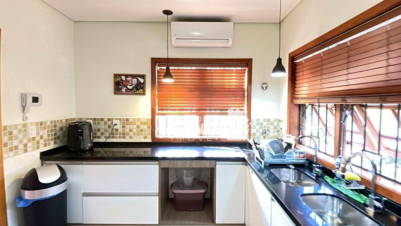 Casa de Condomínio à venda com 3 quartos, 360m² - Foto 12