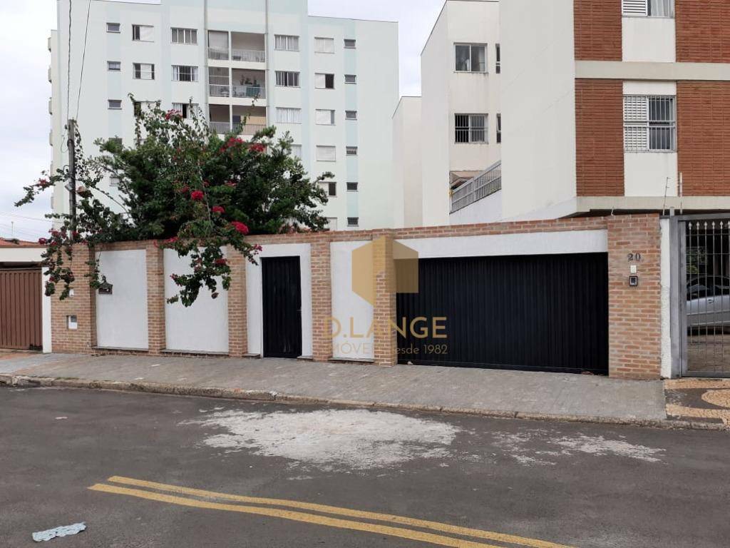 Casa à venda com 3 quartos, 200m² - Foto 1