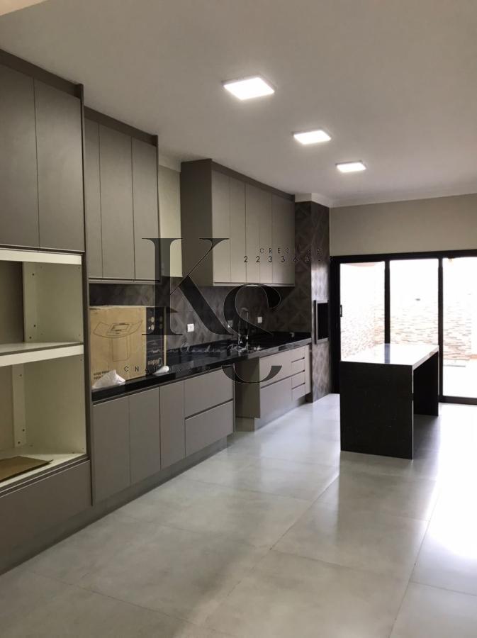 Casa de Condomínio à venda com 3 quartos, 250m² - Foto 1