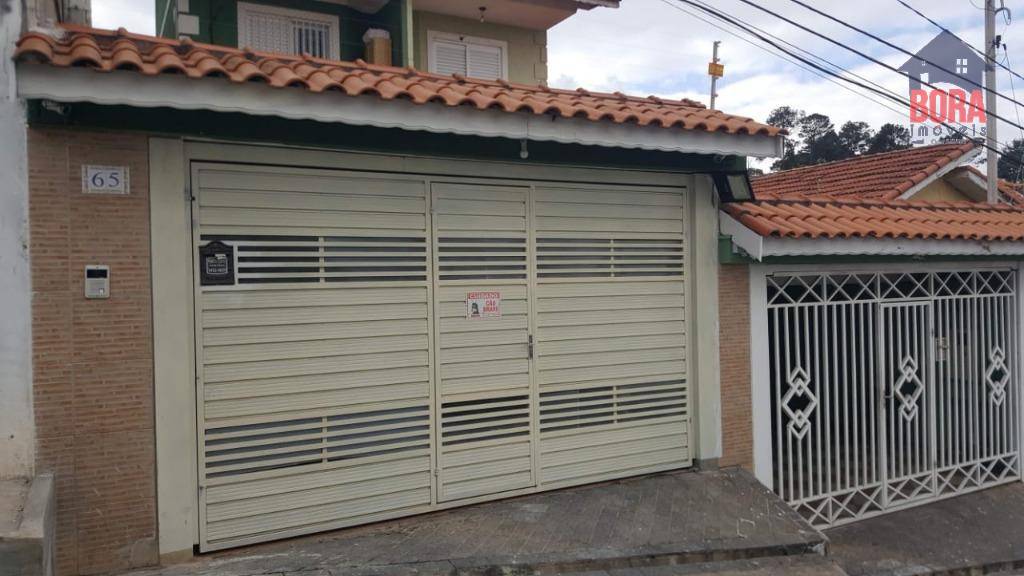 Casa à venda com 3 quartos, 200m² - Foto 1