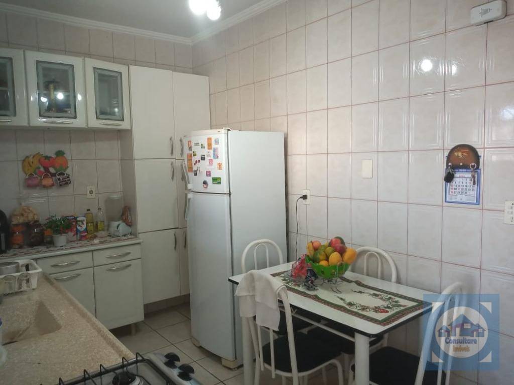 Apartamento à venda com 2 quartos, 70m² - Foto 18