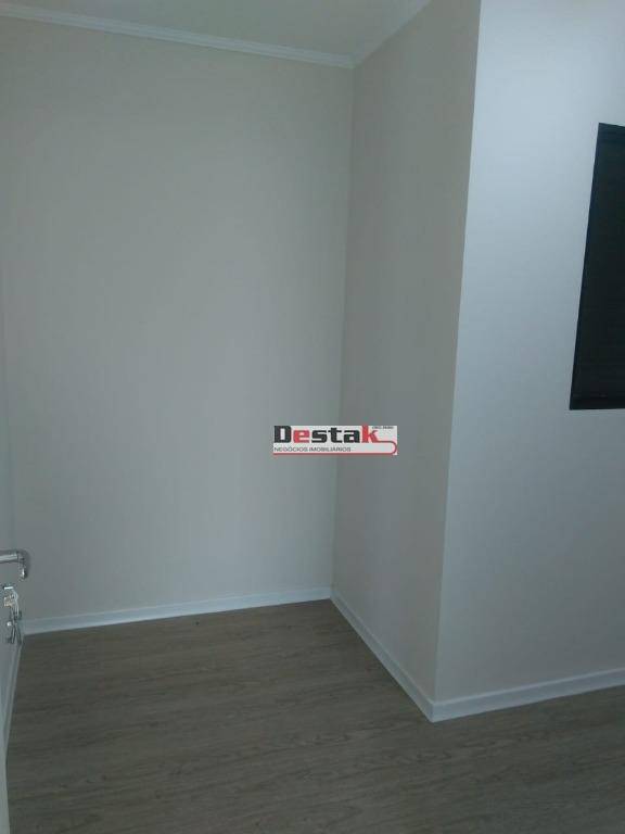 Apartamento à venda com 2 quartos, 60m² - Foto 12