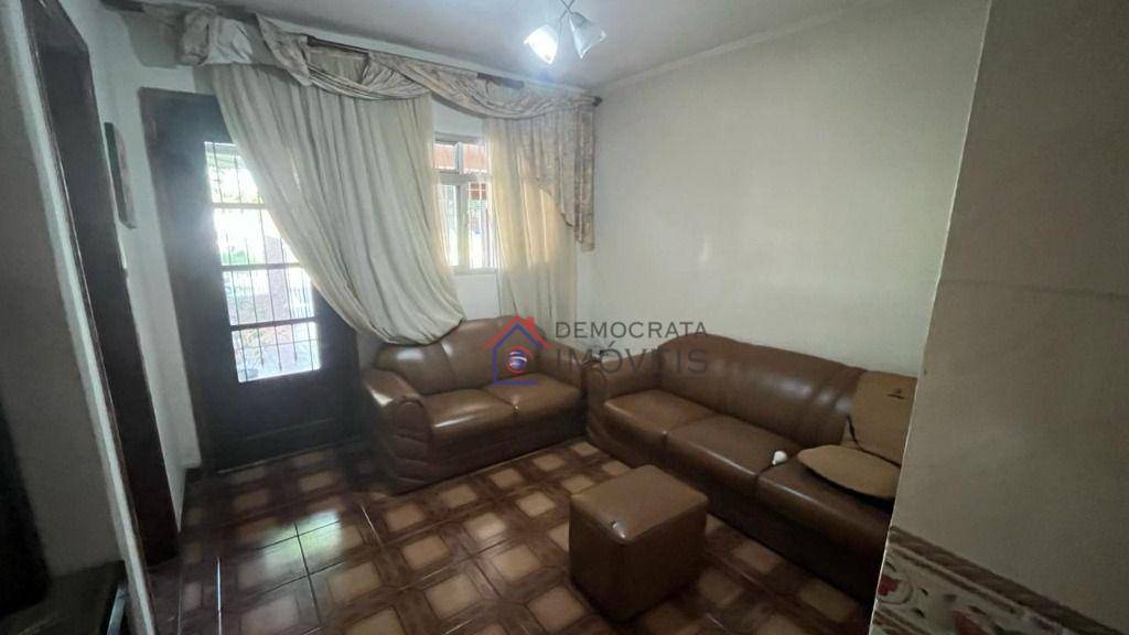 Casa à venda com 3 quartos, 160m² - Foto 2