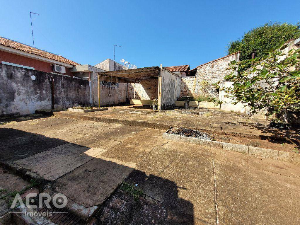 Casa à venda com 2 quartos, 220m² - Foto 10