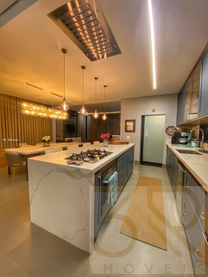 Casa de Condomínio à venda com 3 quartos, 254m² - Foto 9