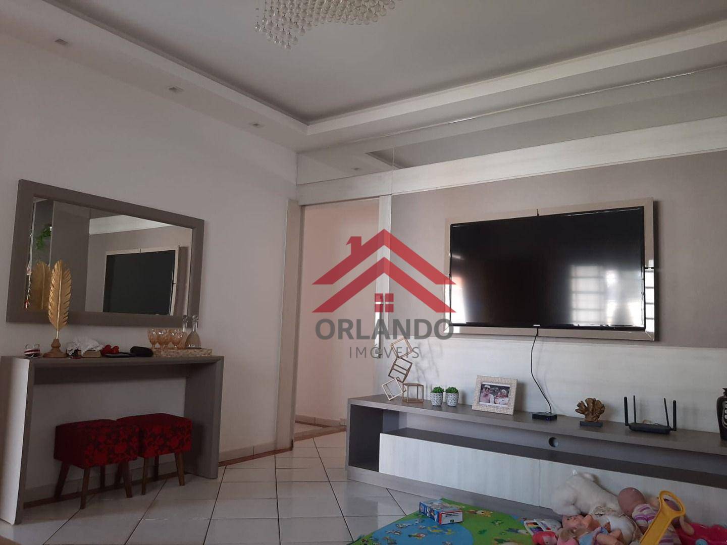 Casa à venda com 3 quartos, 120m² - Foto 1