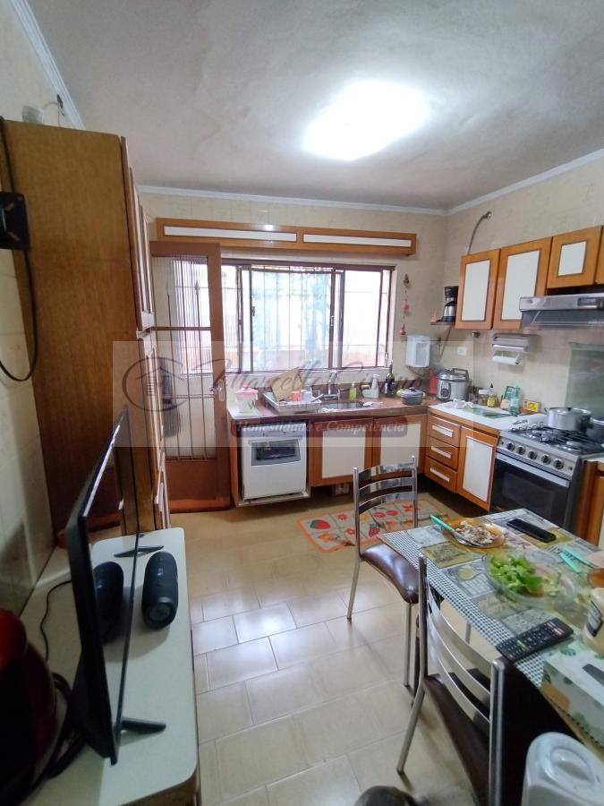 Sobrado à venda com 3 quartos, 196m² - Foto 1