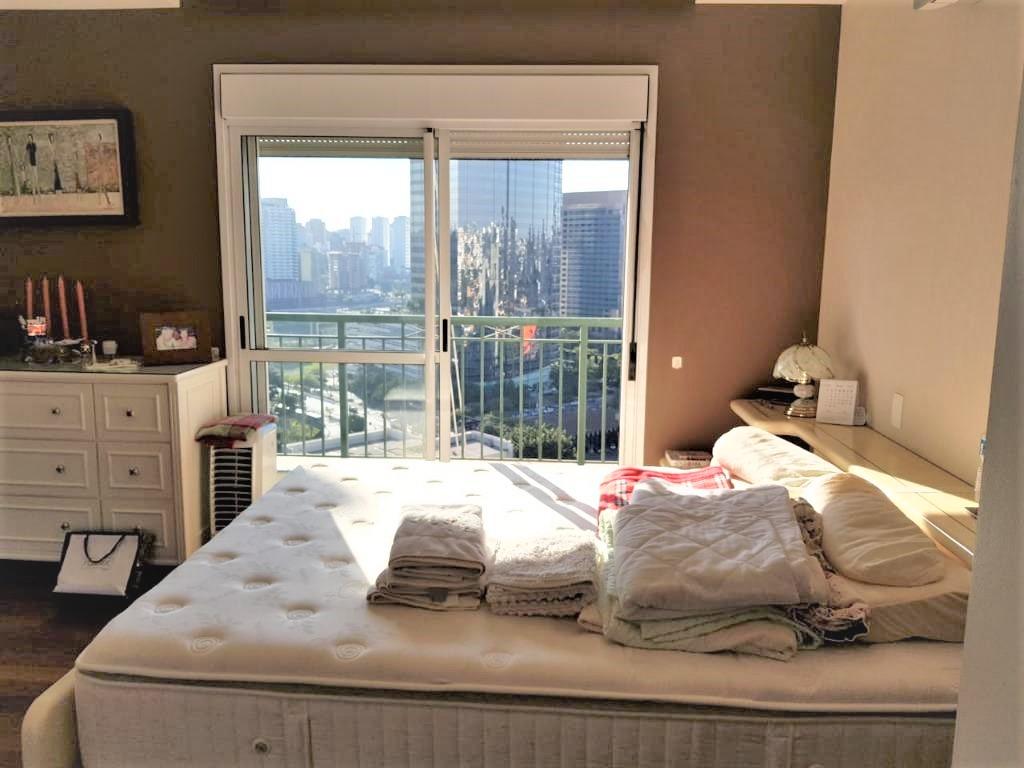 Apartamento para alugar com 4 quartos, 205m² - Foto 17