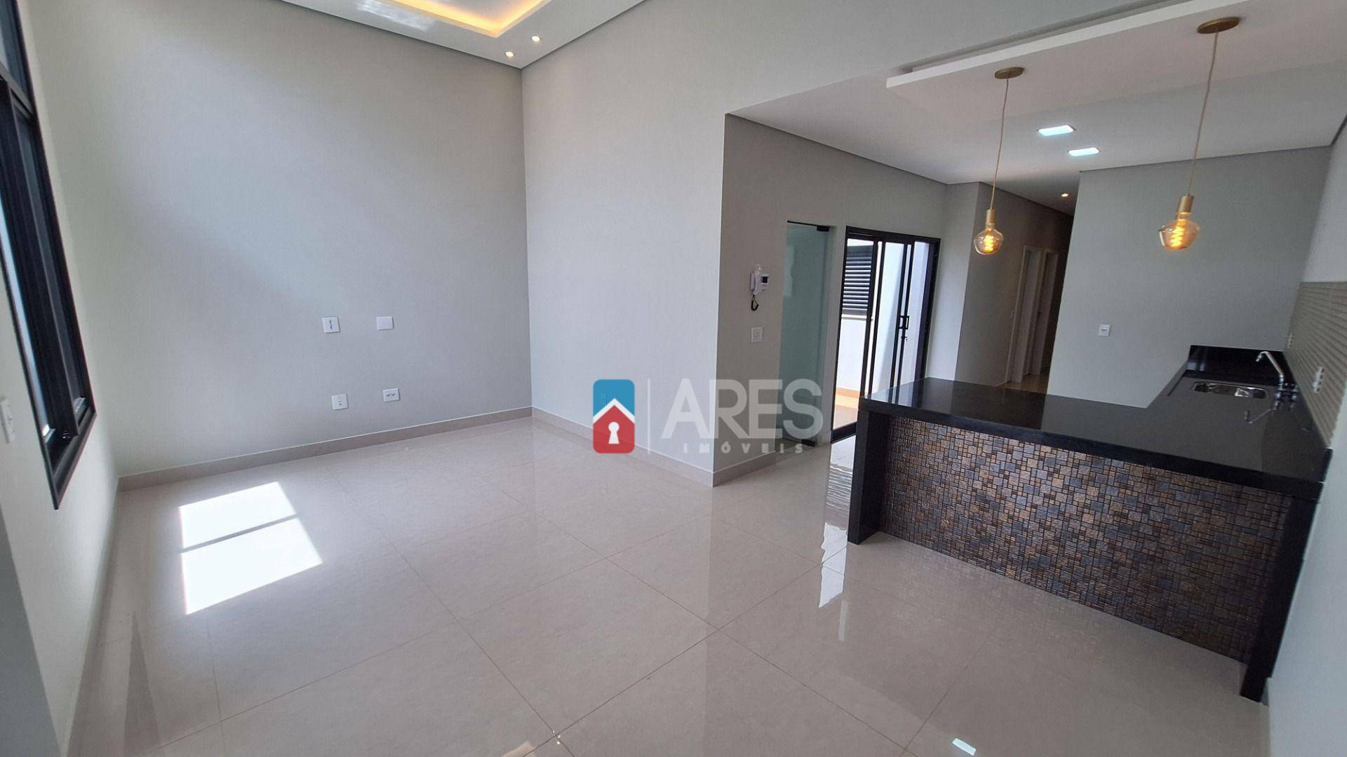 Casa à venda com 3 quartos, 124m² - Foto 1