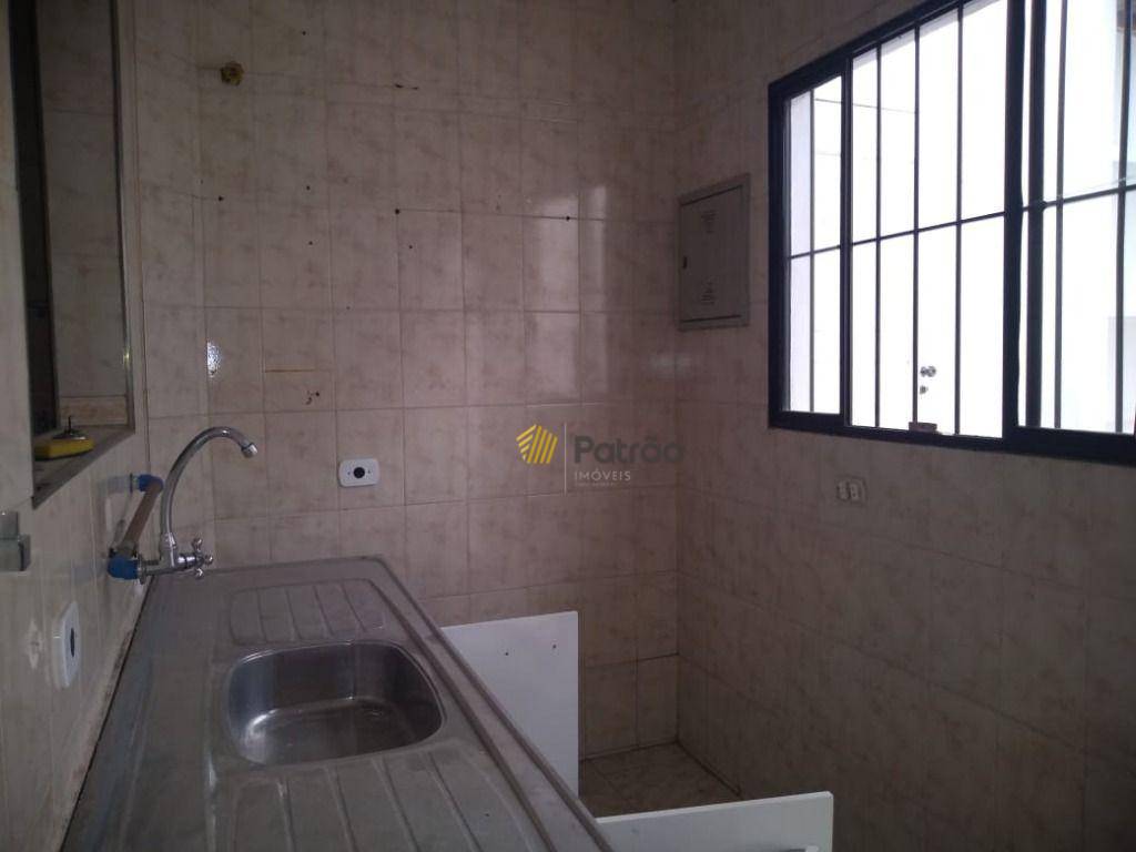 Sobrado à venda com 2 quartos, 220m² - Foto 14