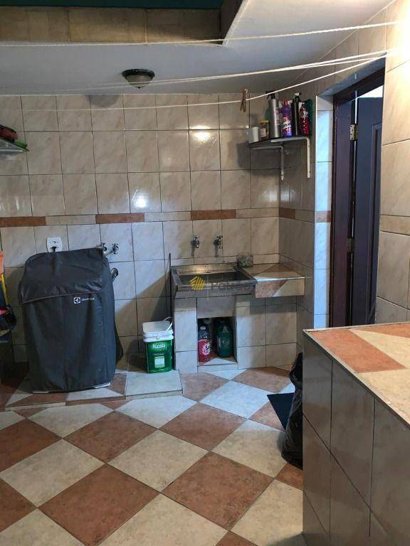 Sobrado à venda com 3 quartos, 256m² - Foto 11