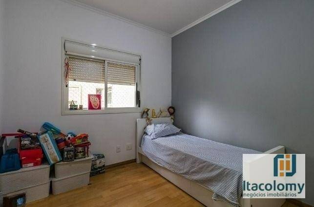 Apartamento à venda com 3 quartos, 139m² - Foto 17