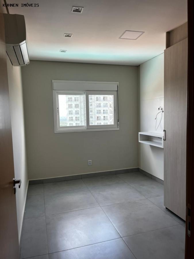 Apartamento para alugar com 3 quartos, 155m² - Foto 5