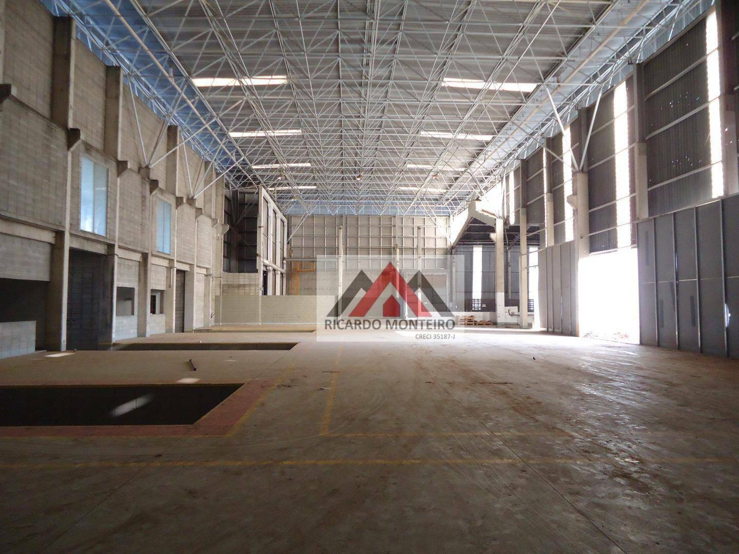 Depósito-Galpão-Armazém à venda e aluguel, 4569m² - Foto 2