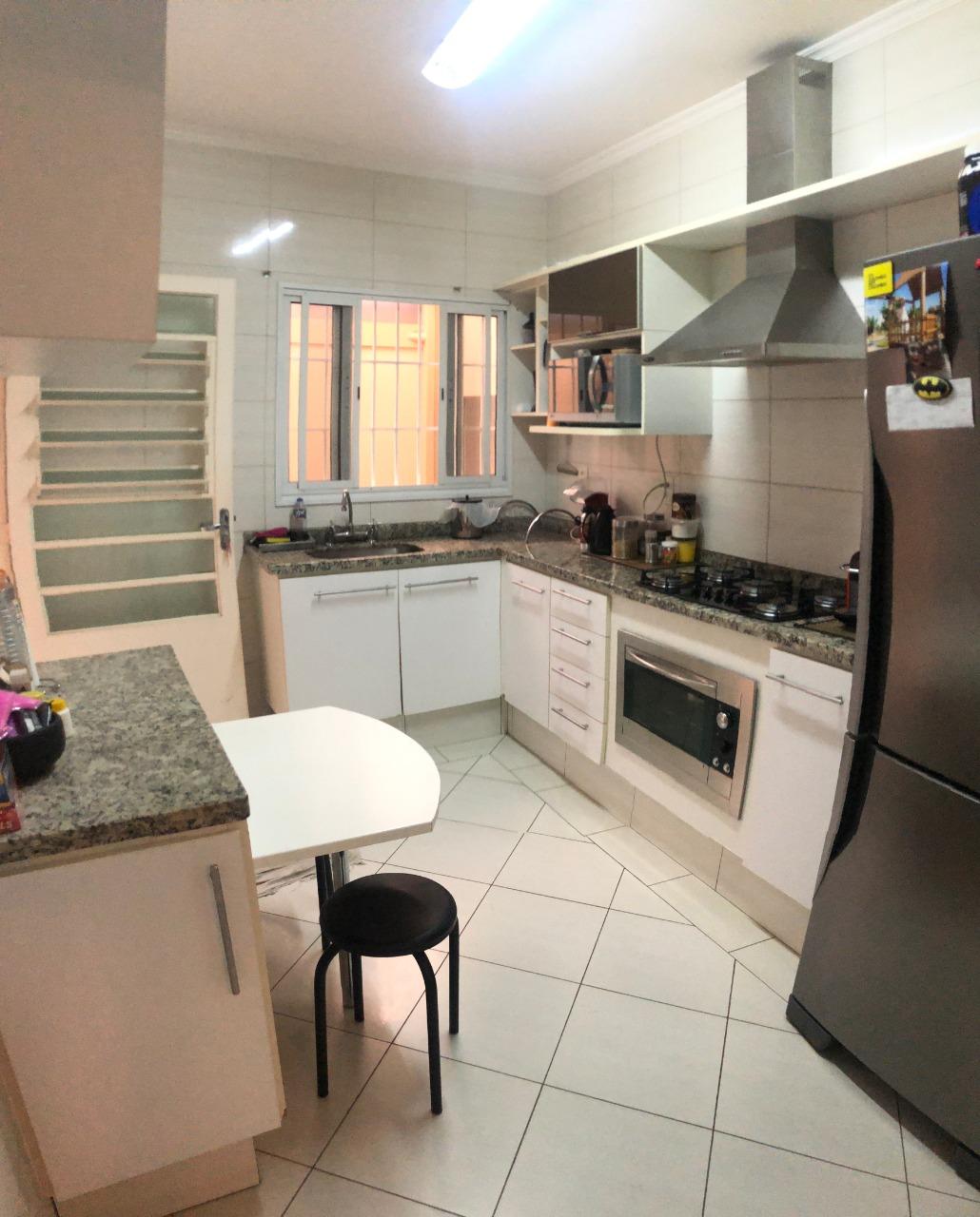 Casa à venda com 3 quartos, 200m² - Foto 2