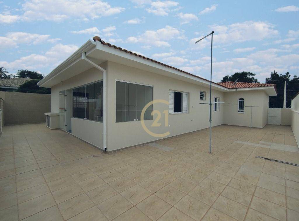 Casa à venda com 4 quartos, 260m² - Foto 2