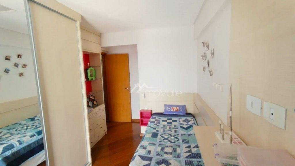 Apartamento à venda com 3 quartos, 157m² - Foto 13