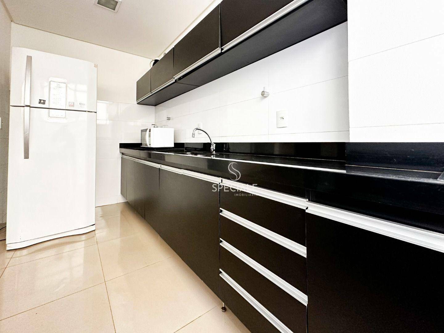 Apartamento à venda com 3 quartos, 105m² - Foto 8