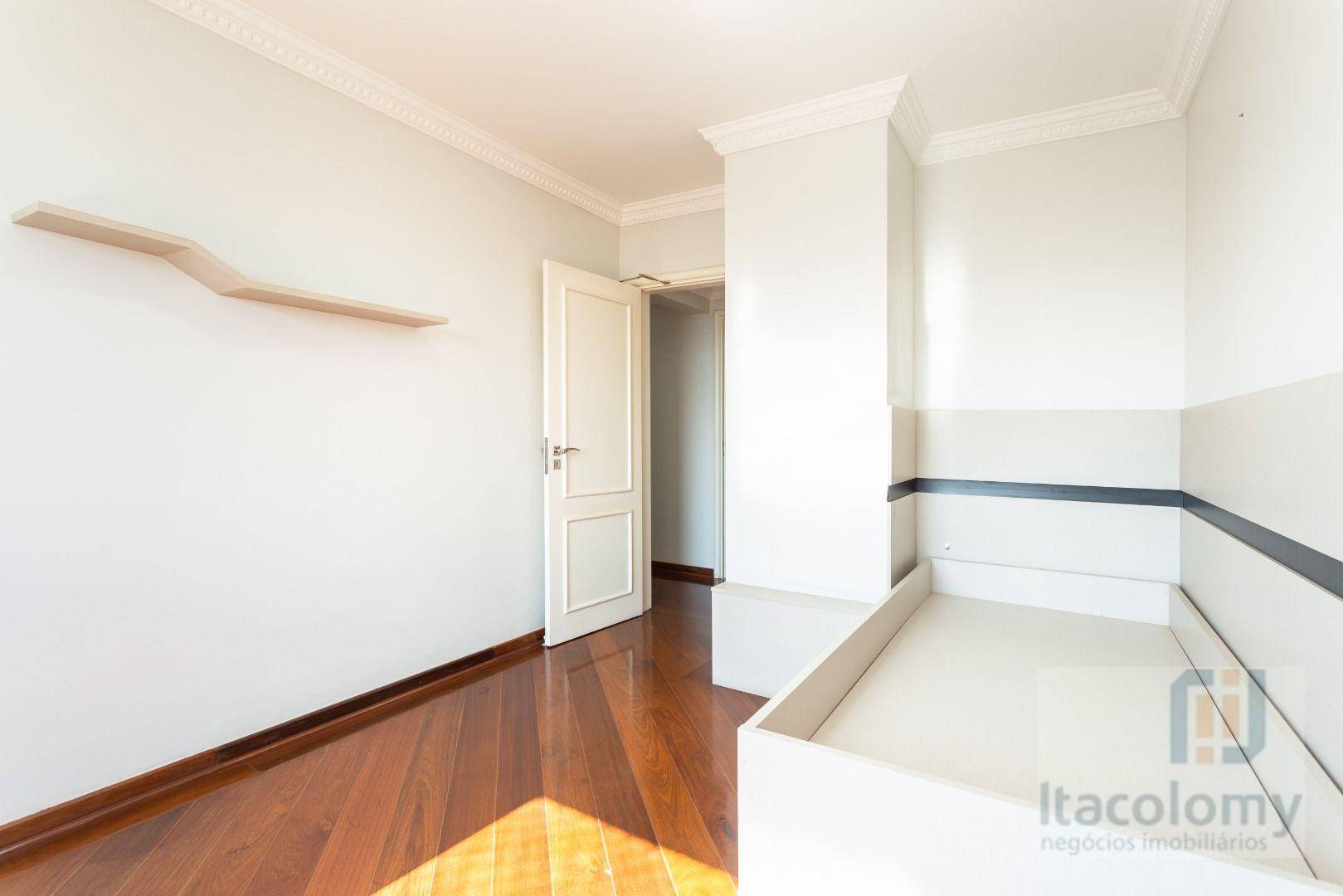 Apartamento para alugar com 3 quartos, 288m² - Foto 18