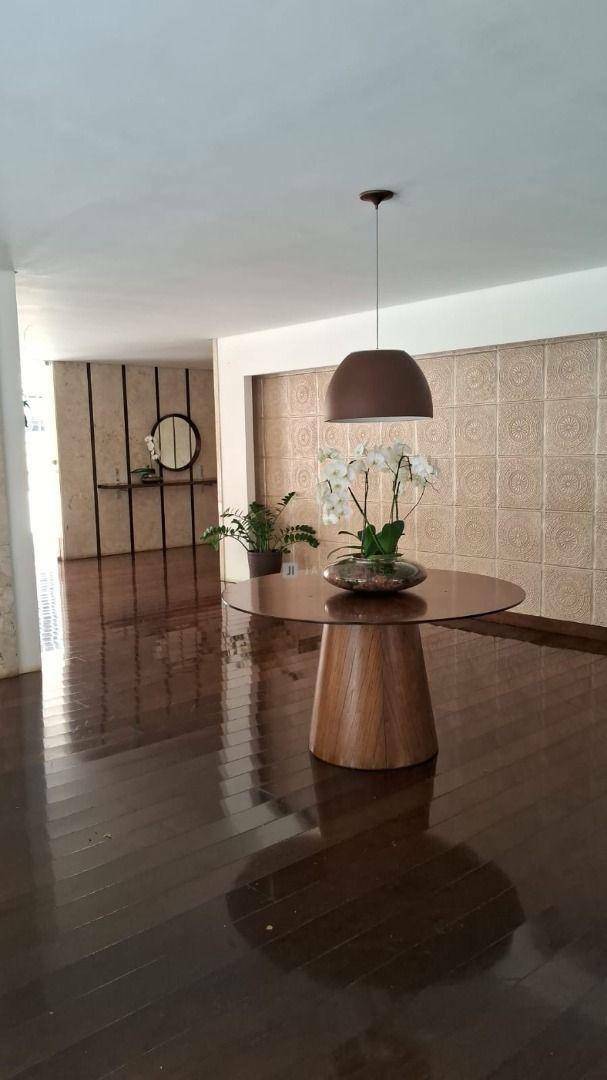 Apartamento à venda com 3 quartos, 114m² - Foto 2