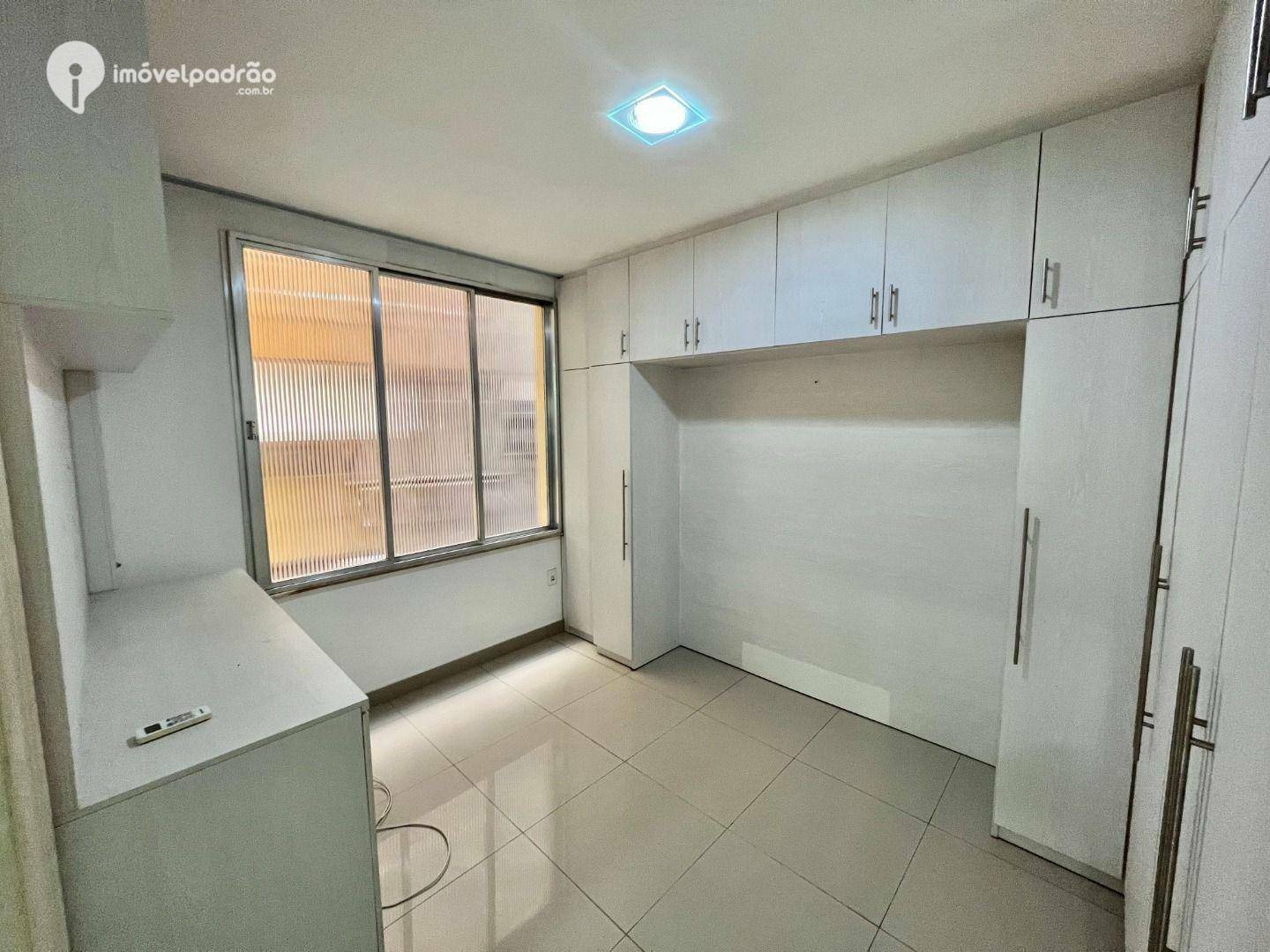 Apartamento à venda com 4 quartos, 220m² - Foto 13