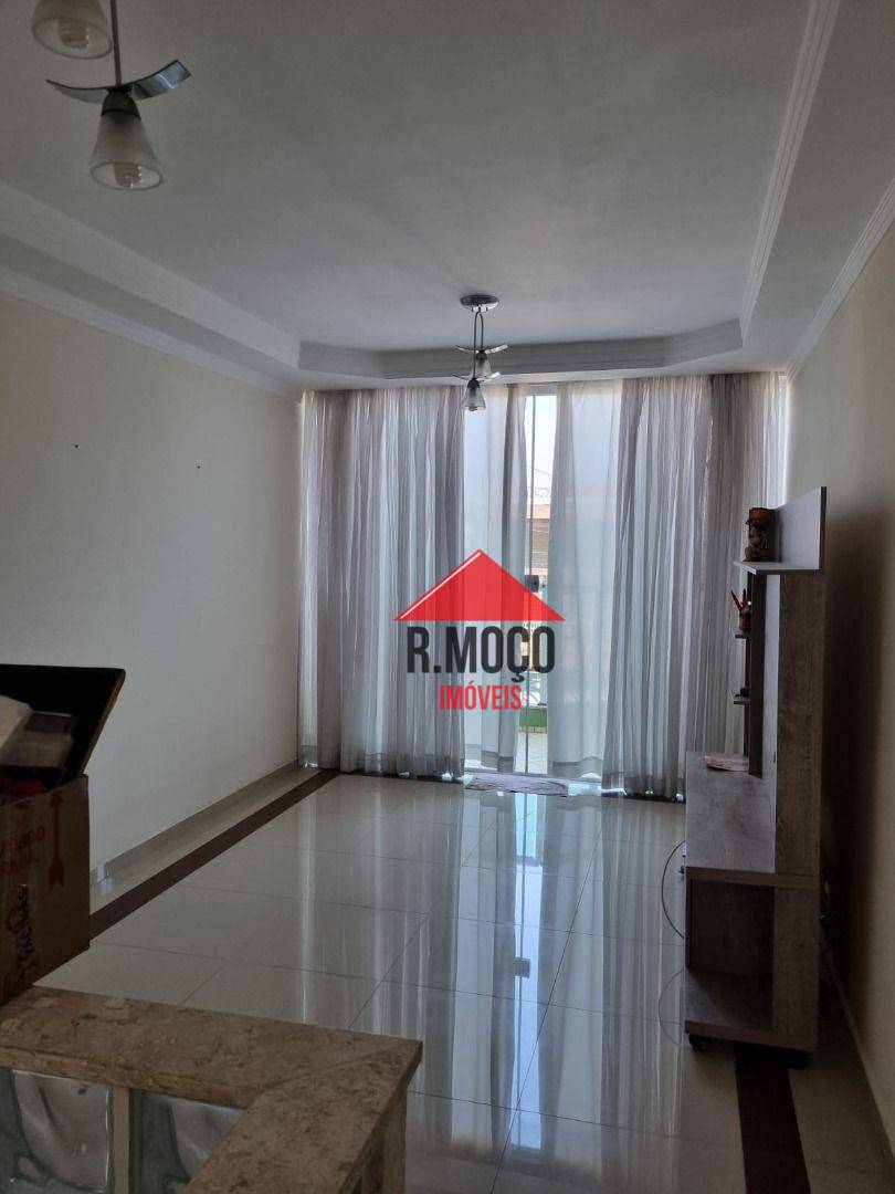 Sobrado à venda com 3 quartos, 180m² - Foto 1