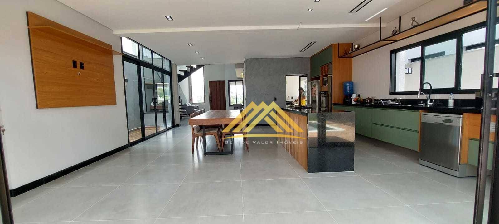 Casa à venda com 4 quartos, 290m² - Foto 4