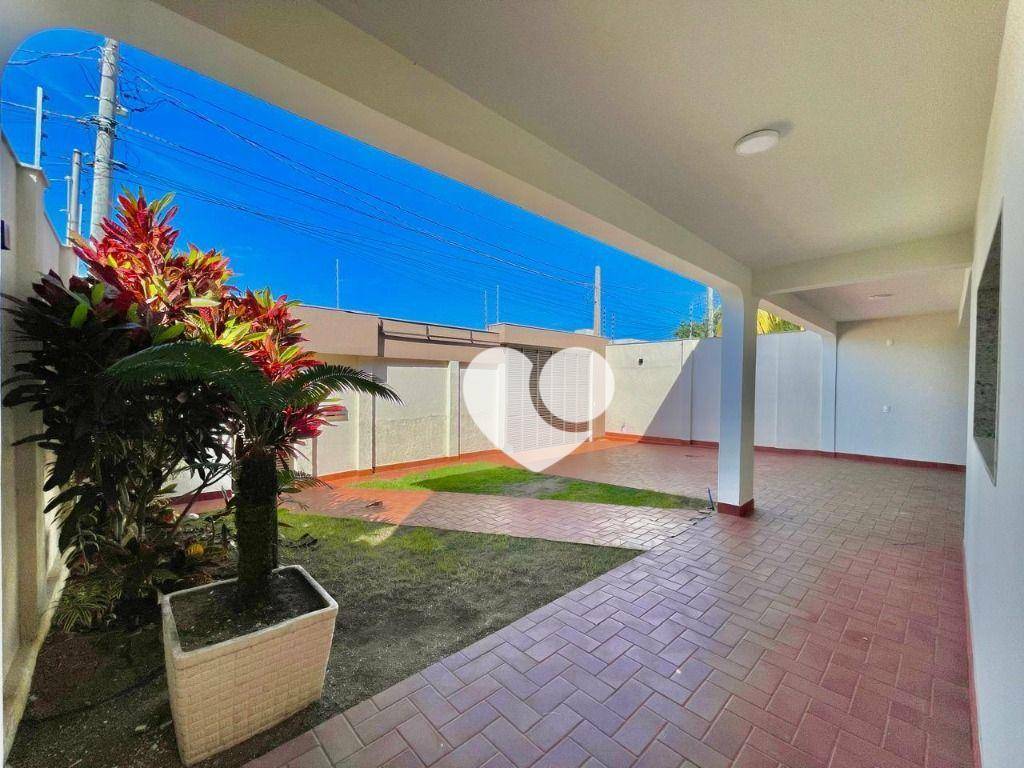 Casa para alugar com 3 quartos, 200m² - Foto 4