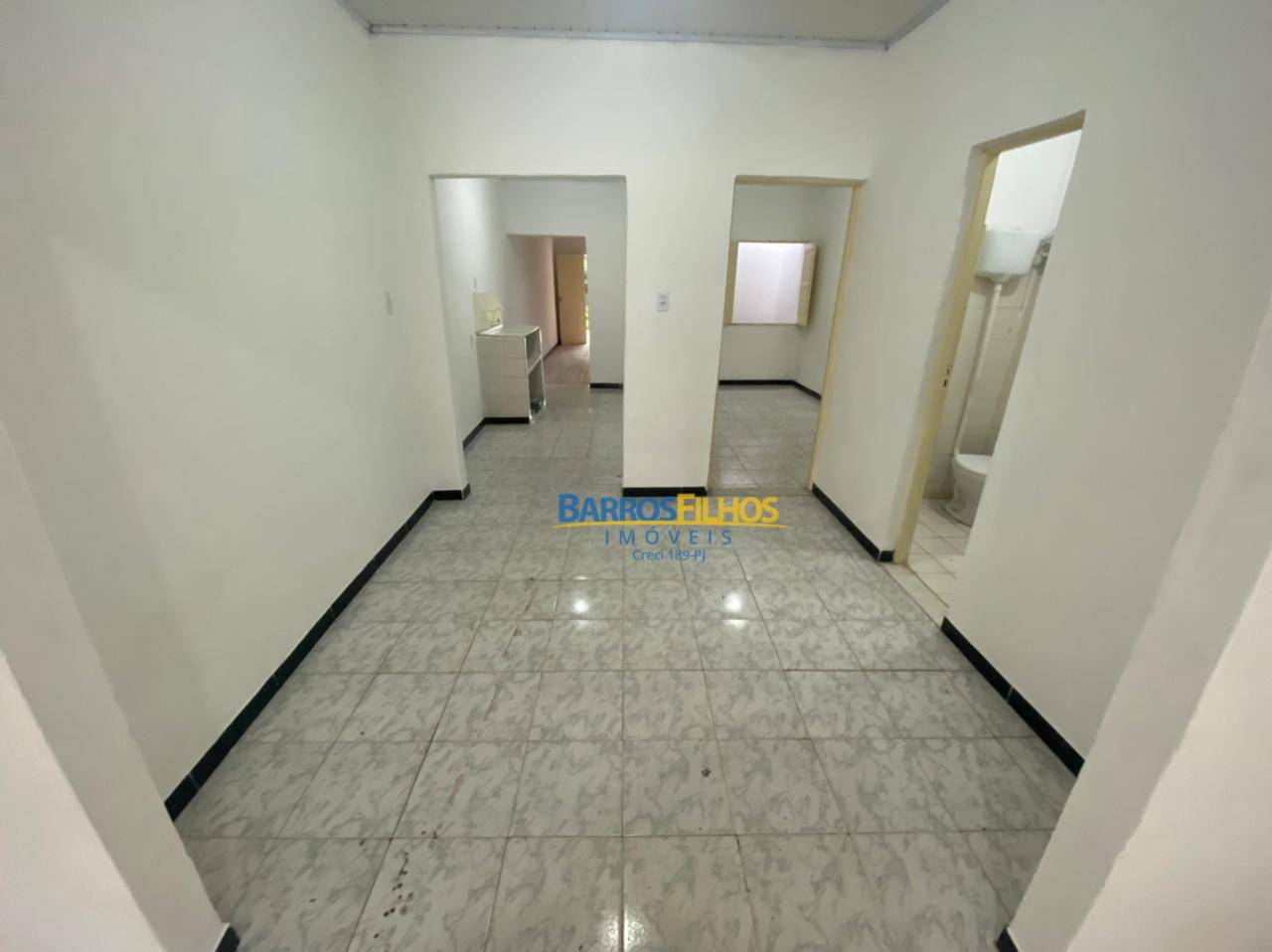 Casa à venda com 3 quartos, 150m² - Foto 4