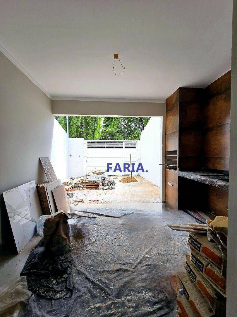 Casa à venda com 3 quartos, 110m² - Foto 4