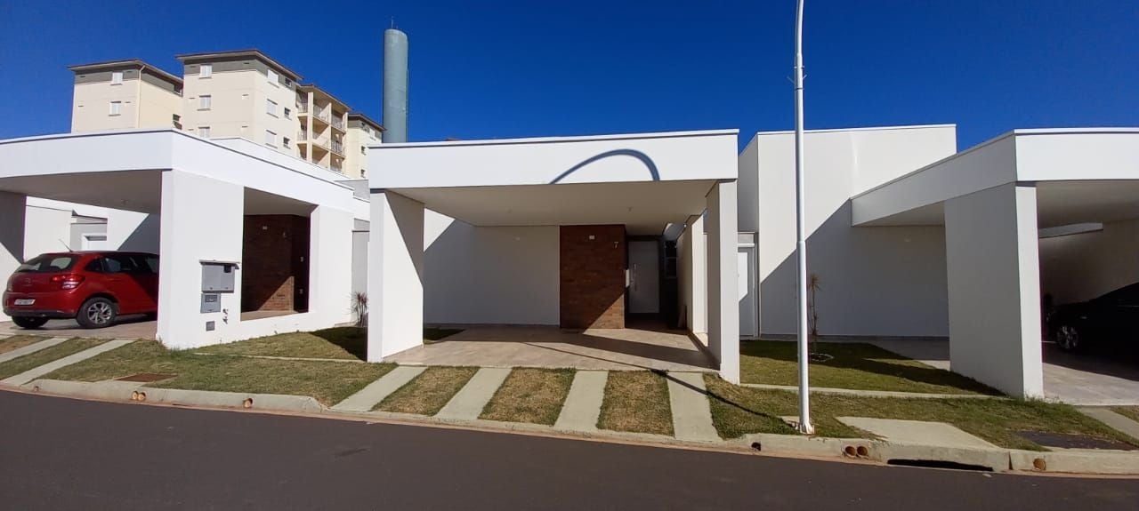 Casa para alugar com 3 quartos, 133m² - Foto 1