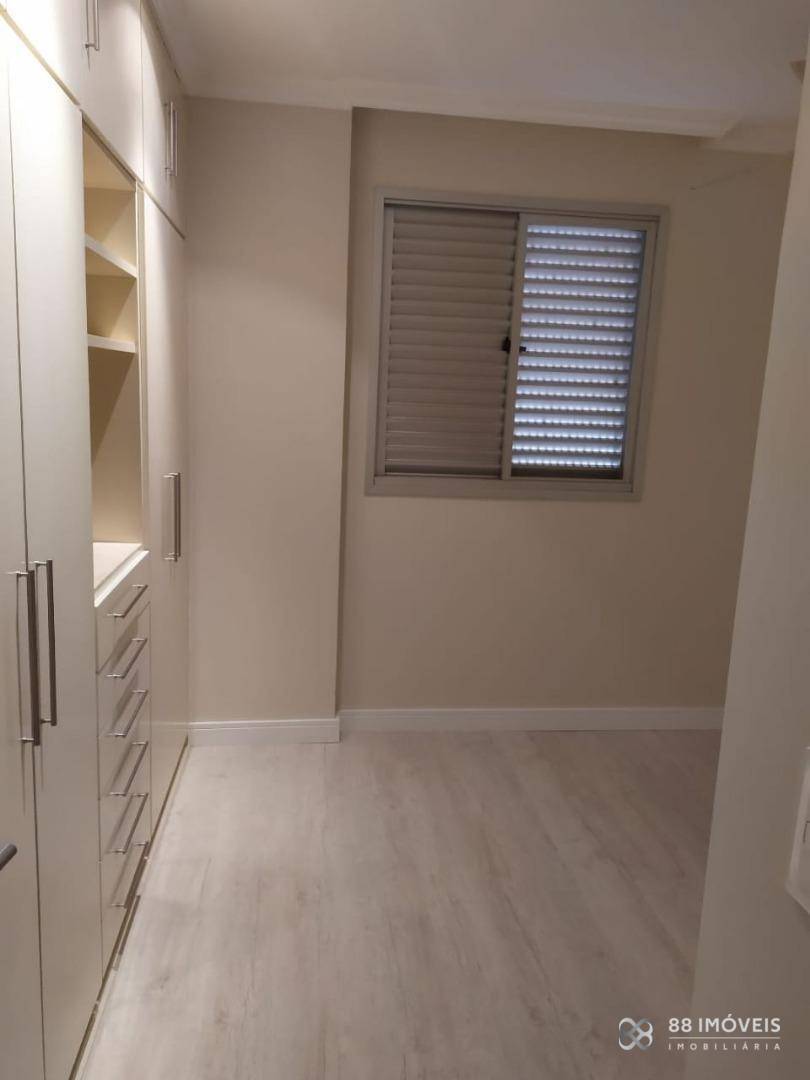 Apartamento para alugar com 3 quartos, 79m² - Foto 5