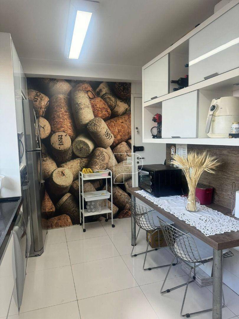 Apartamento à venda com 3 quartos, 151m² - Foto 7