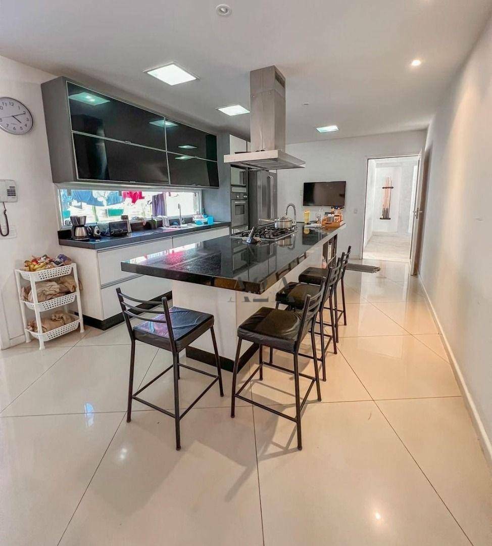 Casa de Condomínio à venda com 4 quartos, 272m² - Foto 15