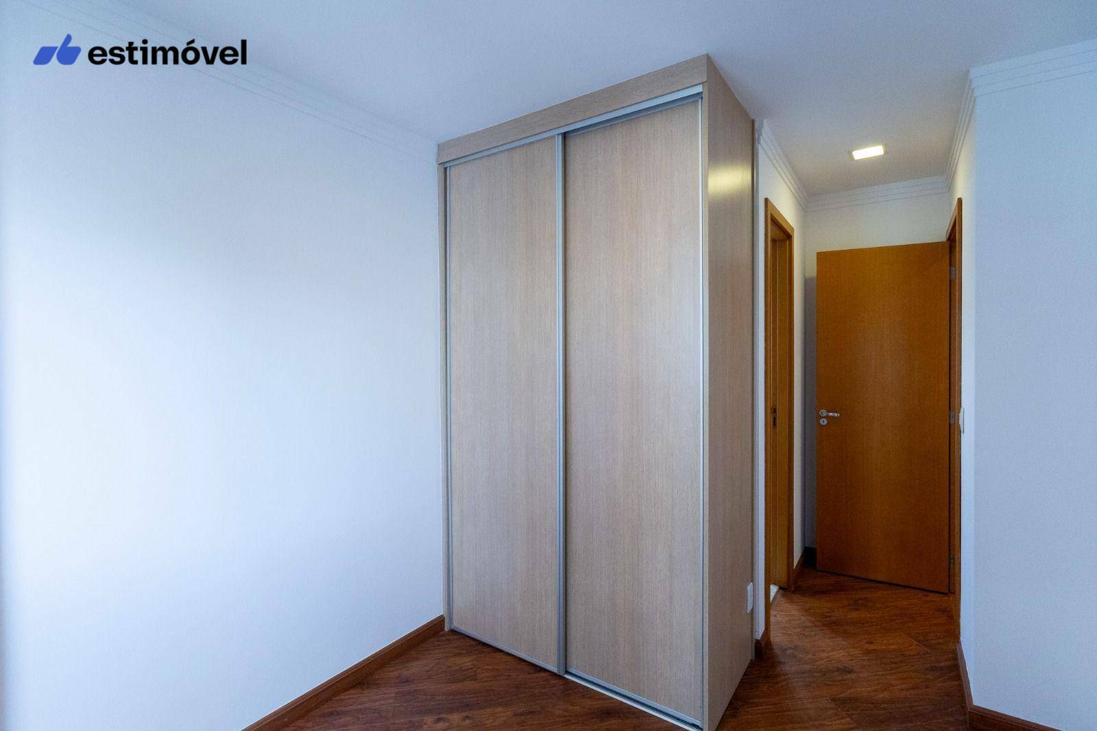 Apartamento para alugar com 3 quartos, 135m² - Foto 19