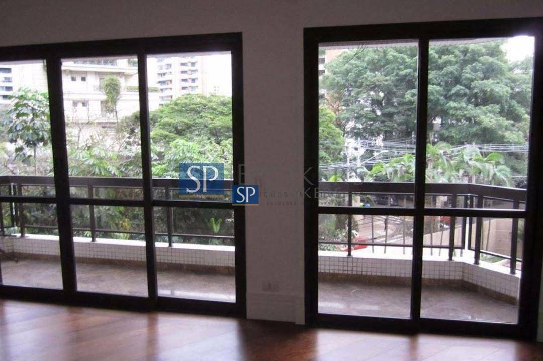 Apartamento à venda com 3 quartos, 210m² - Foto 1