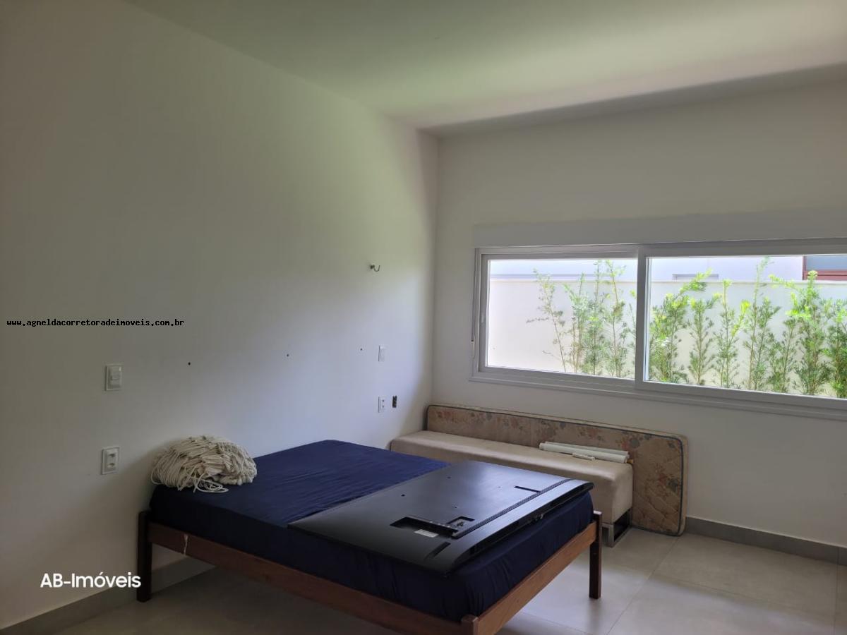 Casa de Condomínio à venda com 3 quartos, 214m² - Foto 13