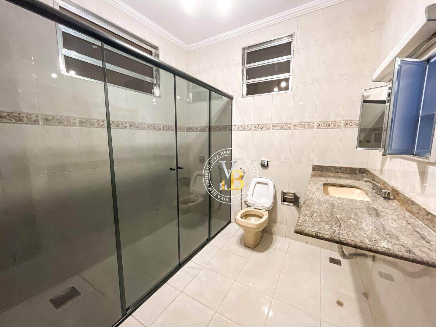 Casa para alugar com 4 quartos, 240m² - Foto 15