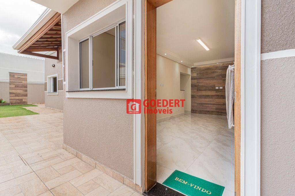 Casa à venda com 3 quartos, 109m² - Foto 9