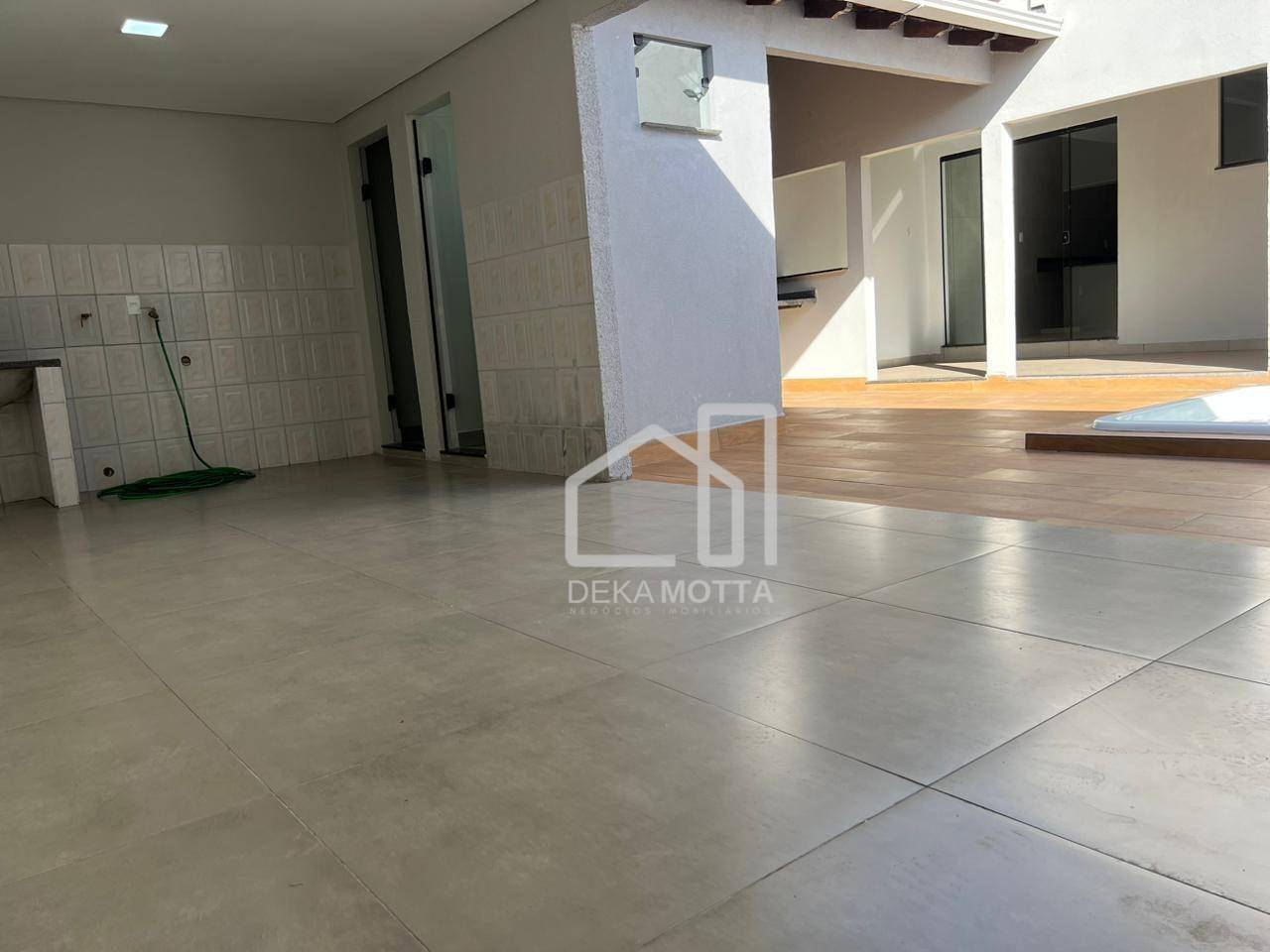 Casa à venda com 3 quartos, 200m² - Foto 4