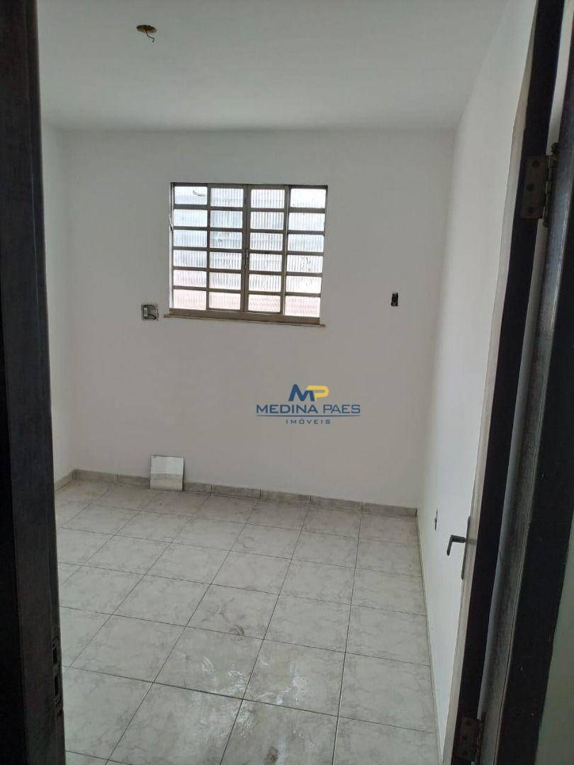 Casa à venda com 5 quartos, 200m² - Foto 21