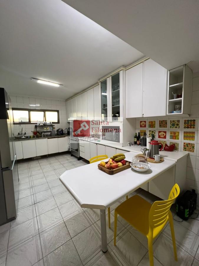 Apartamento à venda com 4 quartos, 190m² - Foto 32