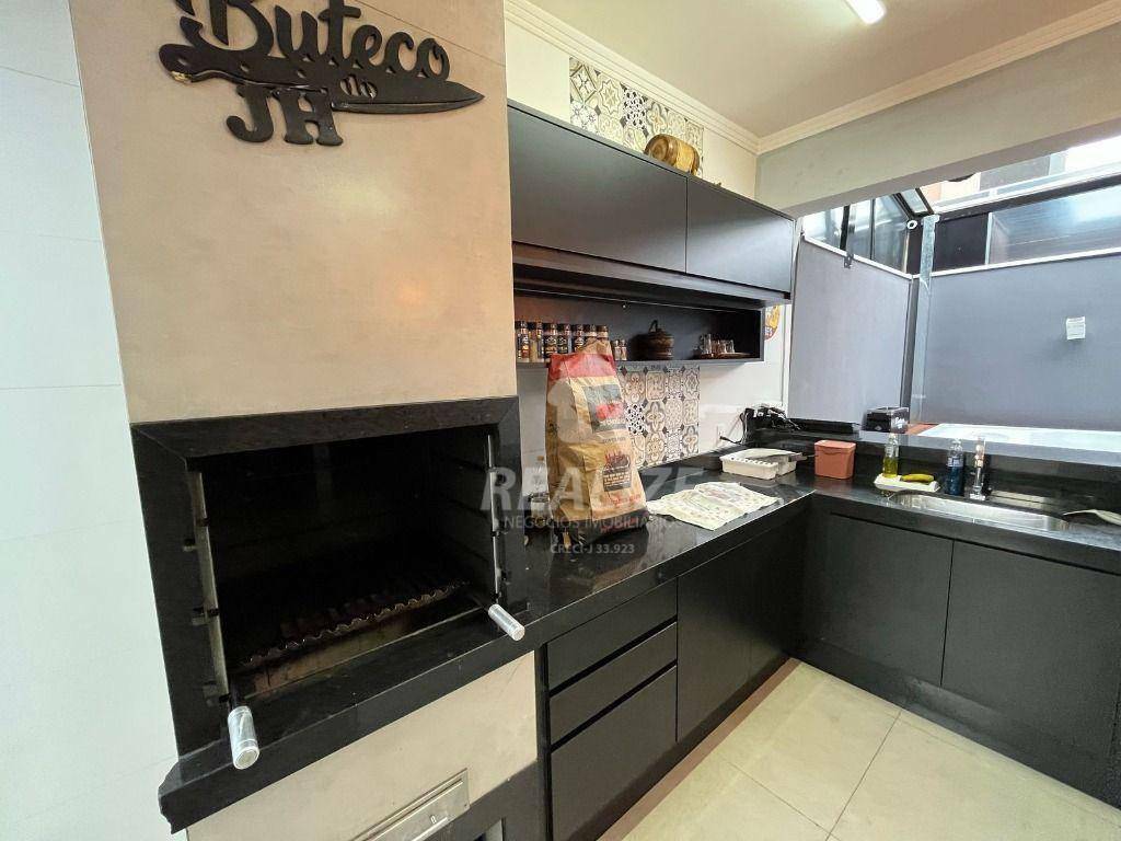 Casa à venda com 3 quartos, 210m² - Foto 14