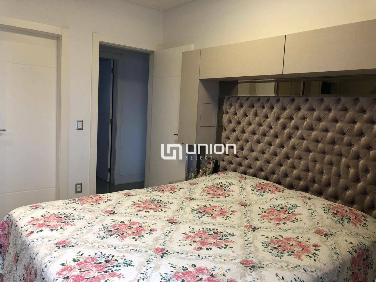 Apartamento à venda com 4 quartos, 156m² - Foto 8