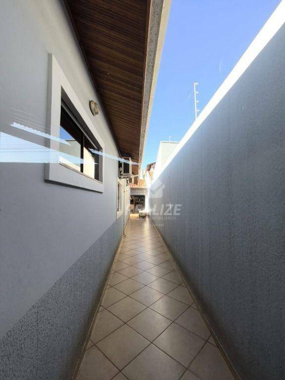 Casa à venda com 3 quartos, 210m² - Foto 25
