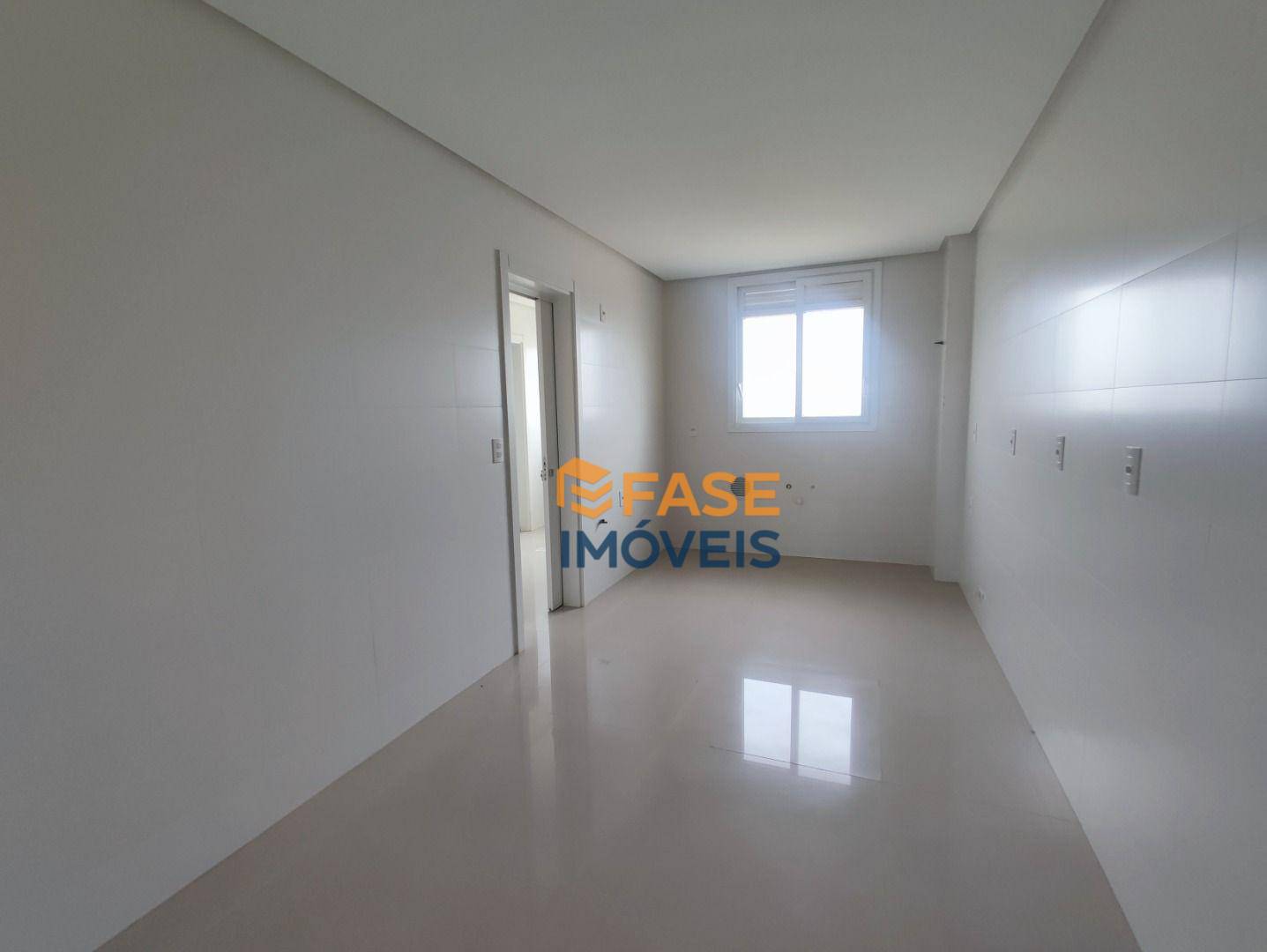 Apartamento à venda com 3 quartos, 172m² - Foto 7