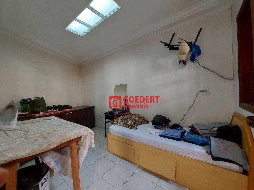 Sobrado à venda com 3 quartos, 264m² - Foto 27